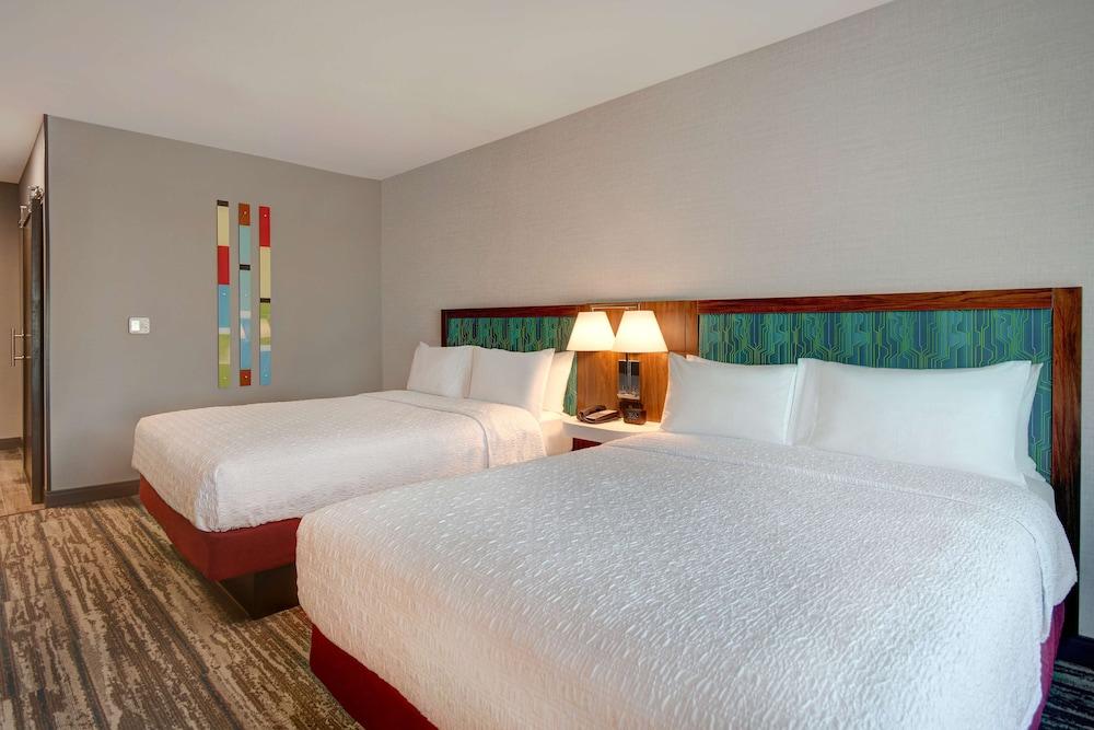 Hampton Inn & Suites Ontario Rancho Cucamonga photo 12