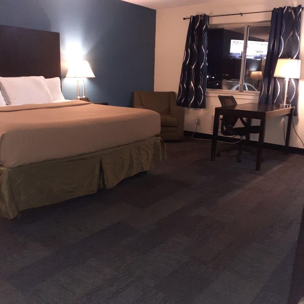 Americas Best Value Inn & Suites Phenix City photo 9