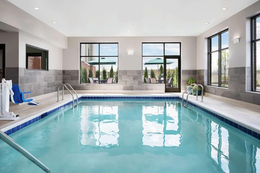 Hampton Inn & Suites Bridgeview Chicago photo 13