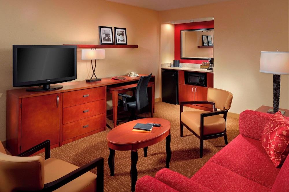 Courtyard by Marriott Columbus photo 8