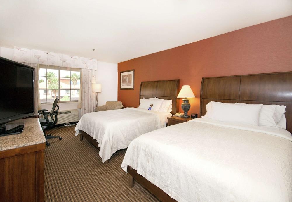 Hilton Garden Inn Palm Springs - Rancho Mirage photo 25