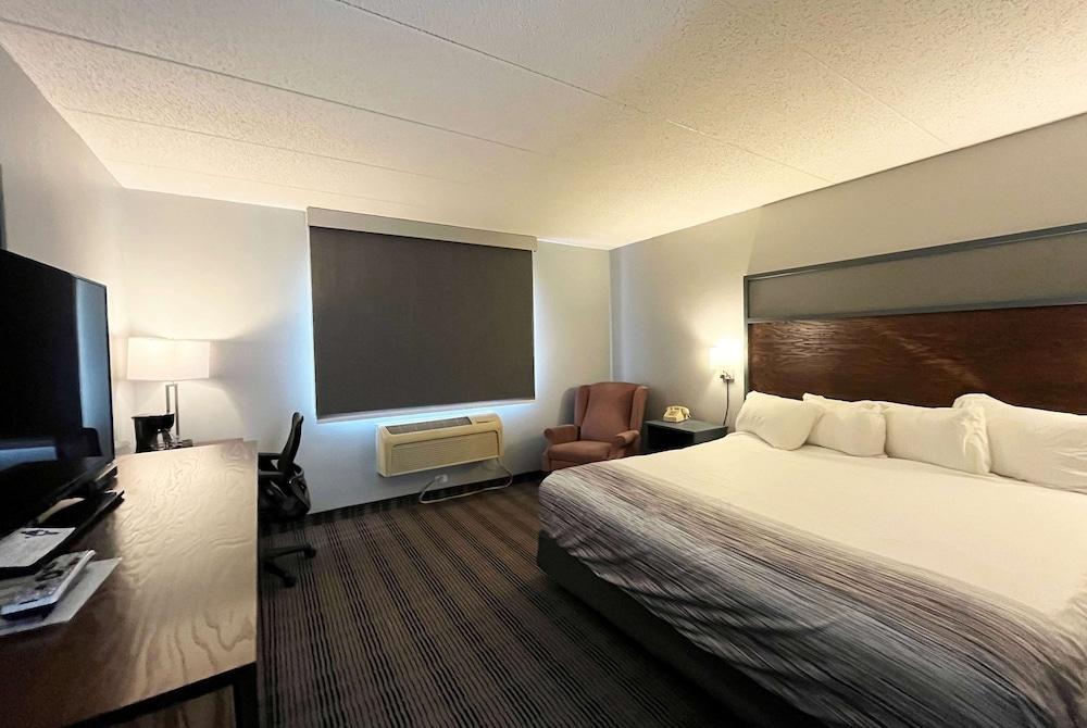 AmericInn by Wyndham Ladysmith photo 38