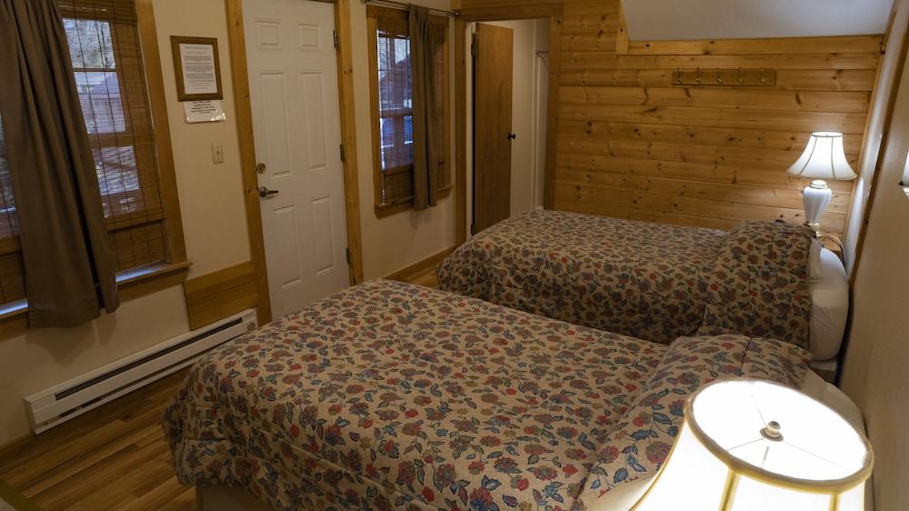 Whittaker's Motel & Historic Bunkhouse photo 74