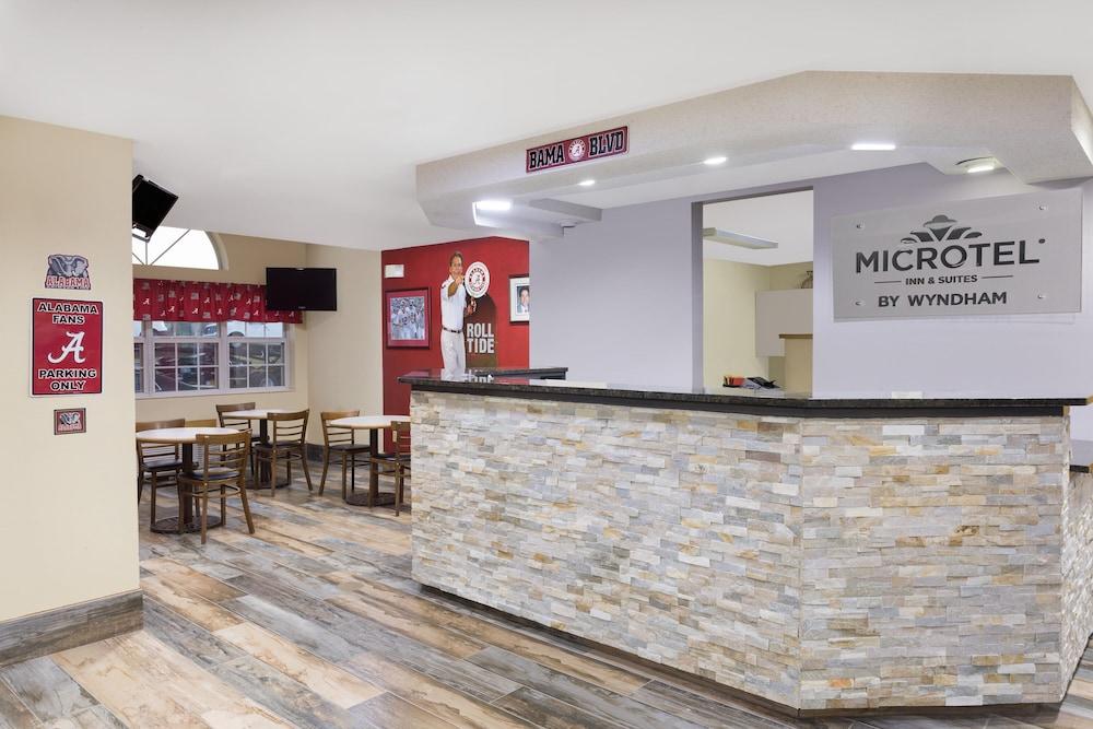 Microtel Inn & Suites by Wyndham Tuscaloosa East photo 2