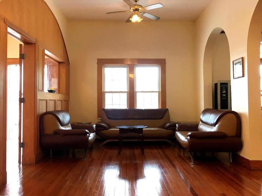 Belmar Inn photo 10