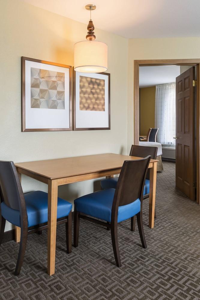 TownePlace Suites By Marriott Phoenix North photo 9
