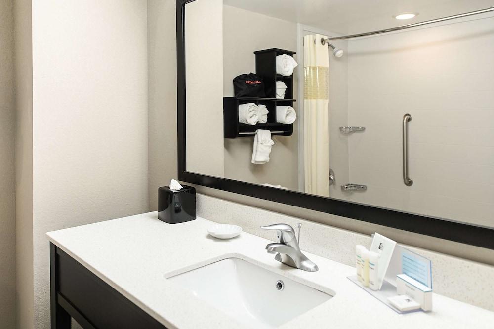 Hampton Inn Stafford/Quantico & Conference Center photo 18