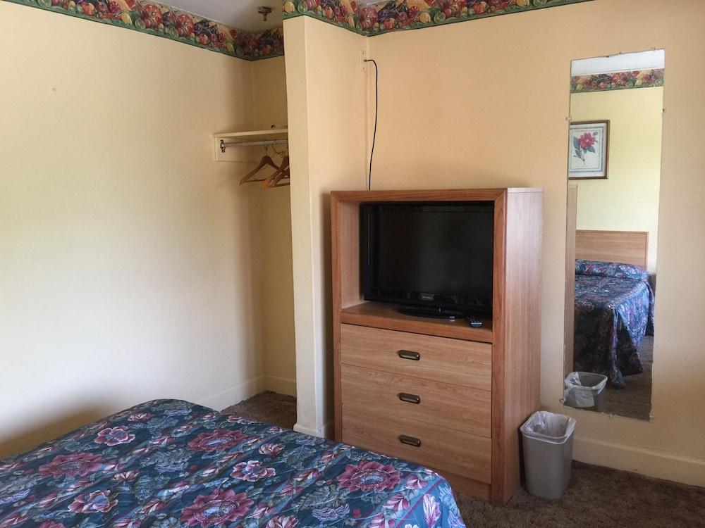 Mark Twain Motor Inn photo 28