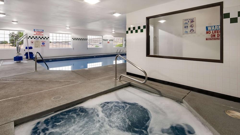 Best Western Rama Inn photo 28