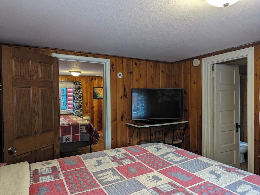 Ponderosa Pines Inn and Cabins photo 48