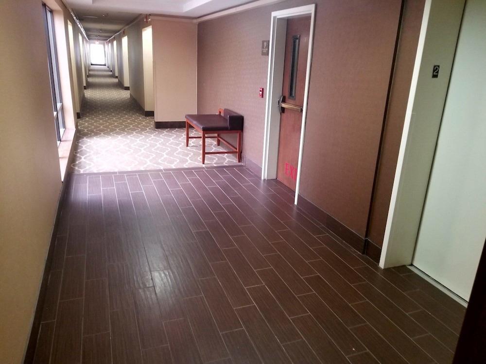 Comfort Inn, Erie - Near Presque Isle photo 52