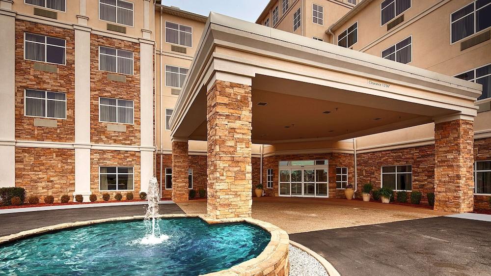 Best Western Plus Rose City Conference Center Inn photo 25