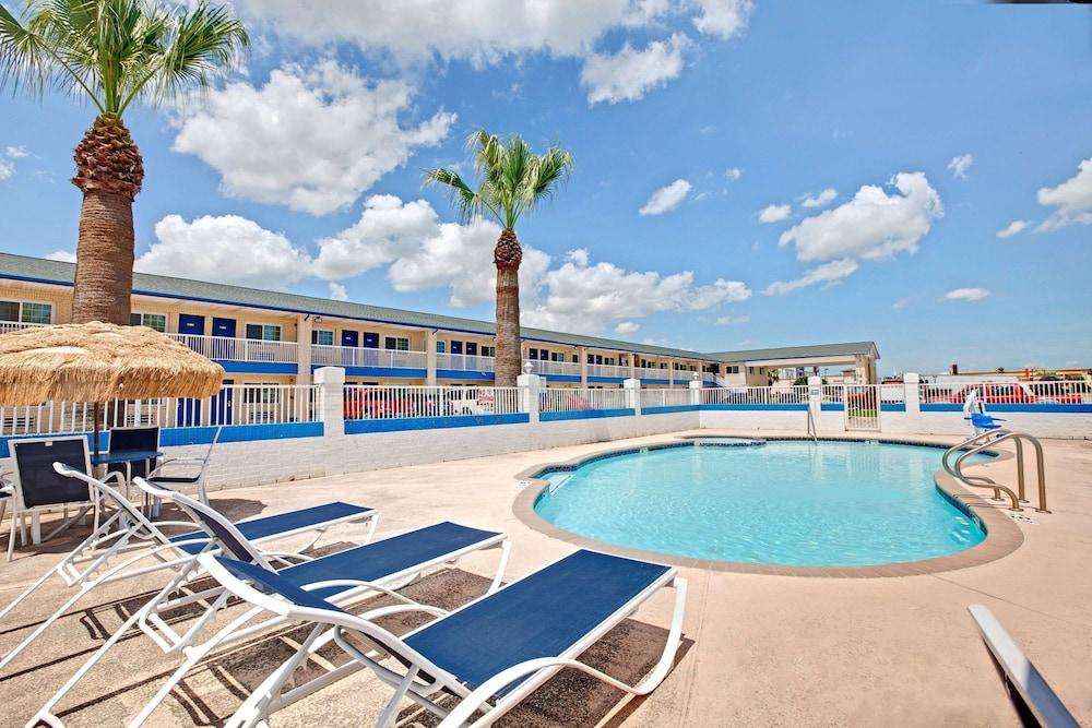 Days Inn by Wyndham Baytown Garth Road I10 East photo 19