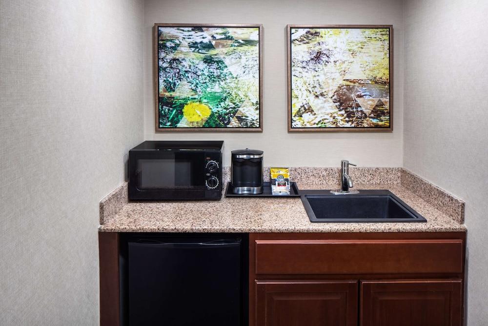 DoubleTree by Hilton Ann Arbor North photo 13