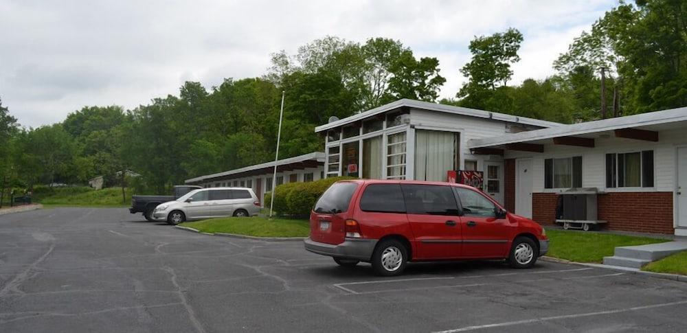 Paramount Motel photo 13