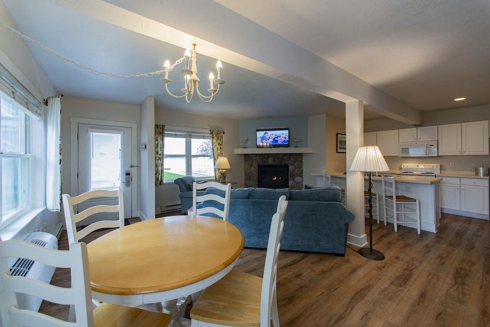 Edgewater Resort photo 70