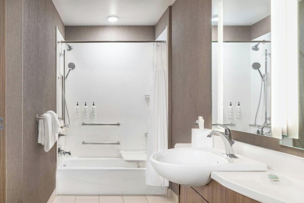 SpringHill Suites by Marriott Holland photo 7