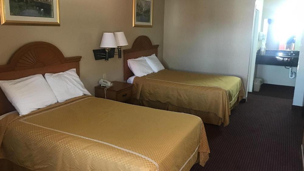 Day N Night Inn photo 18