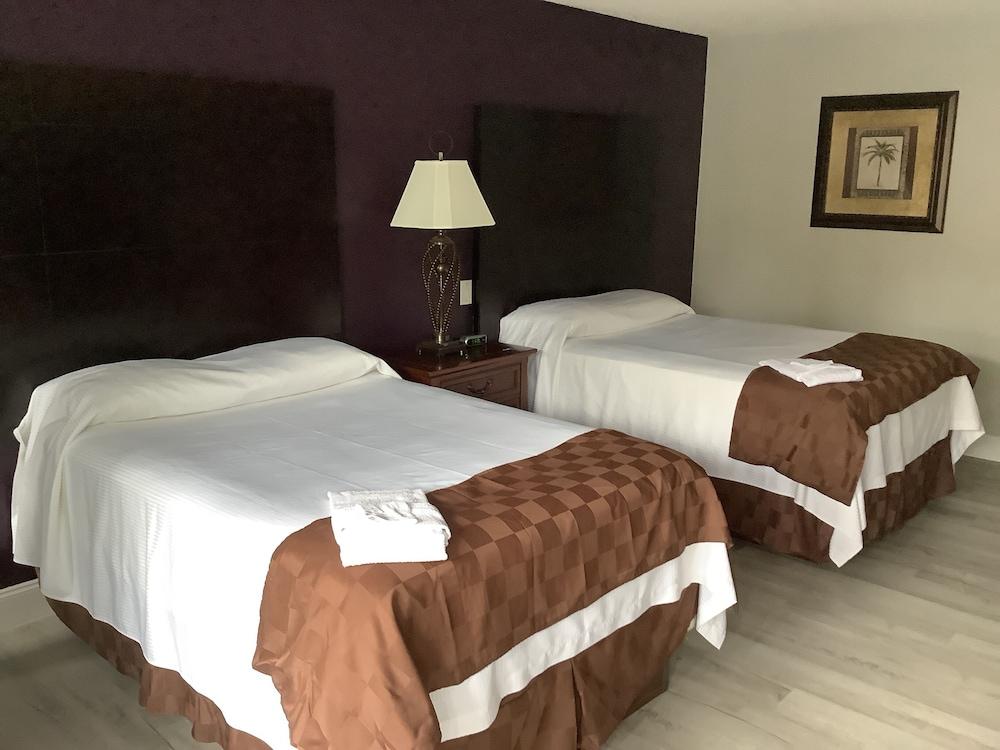Heritage Park Inn photo 6
