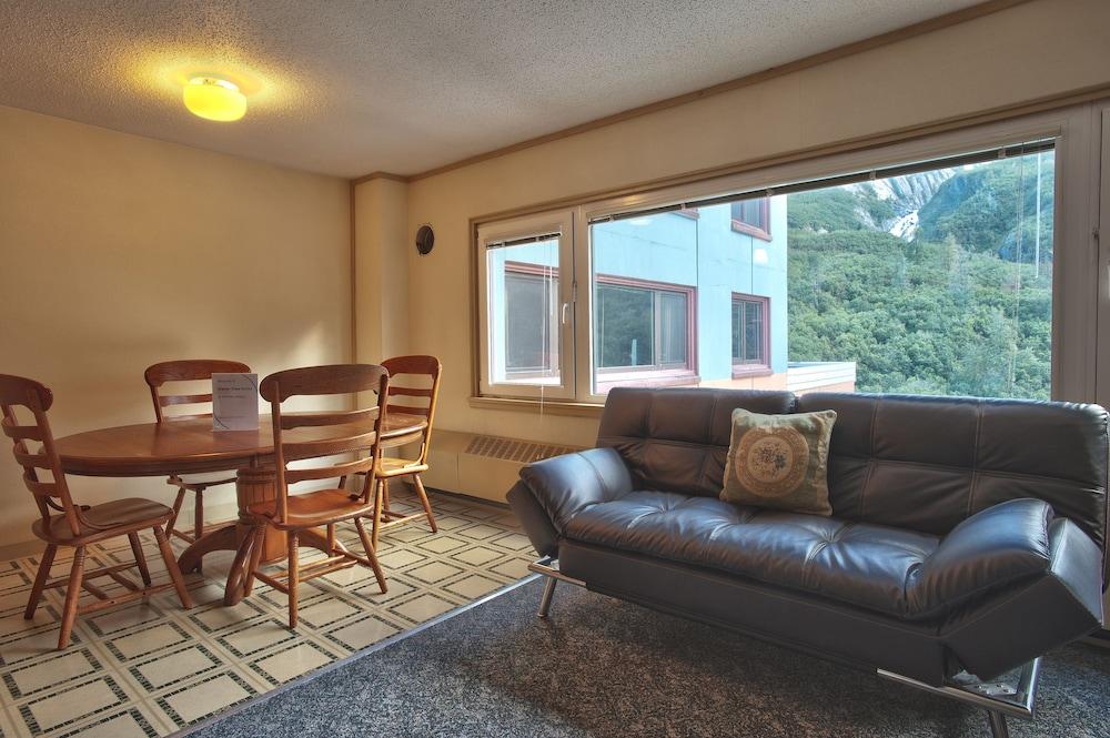 Glacier View Condo Suites photo 21