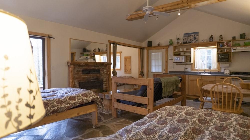 Whittaker's Motel & Historic Bunkhouse photo 54