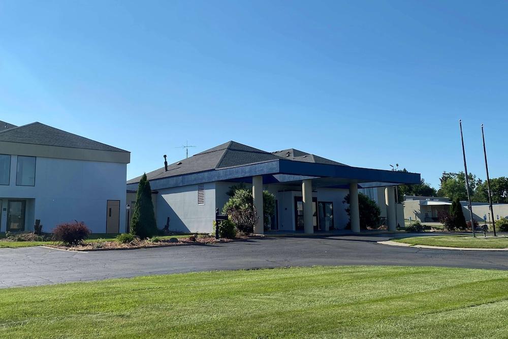 AmericInn by Wyndham Fort Atkinson — hotel in Fort Atkinson