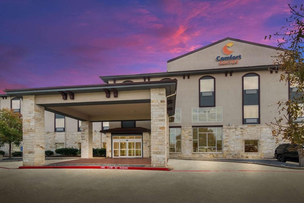 Comfort Suites Granbury photo 37