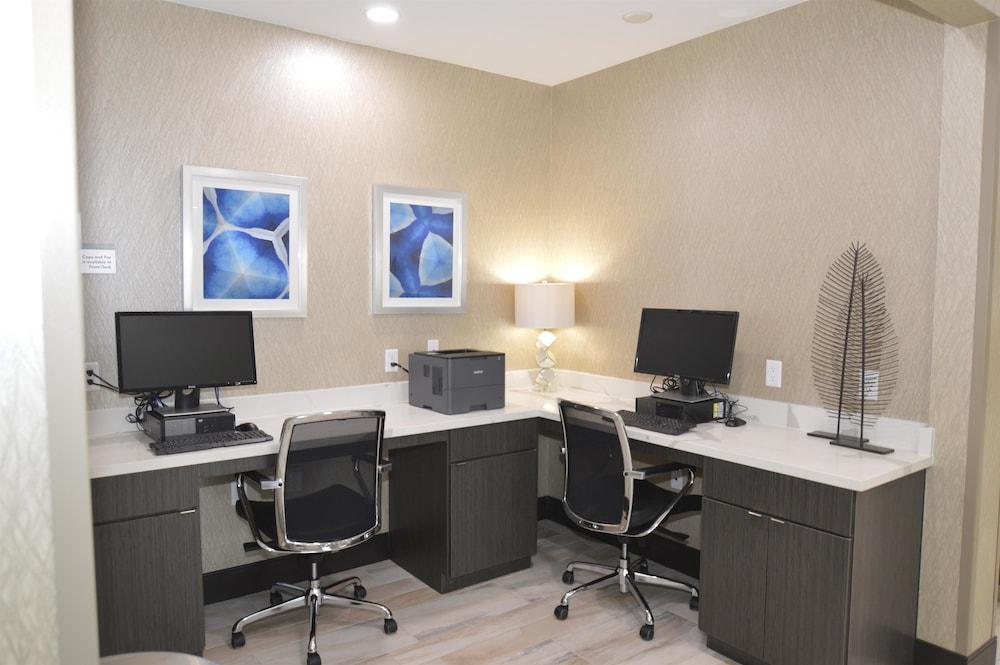 Holiday Inn Express And Suites Pasadena Houston Southeast by IHG photo 34