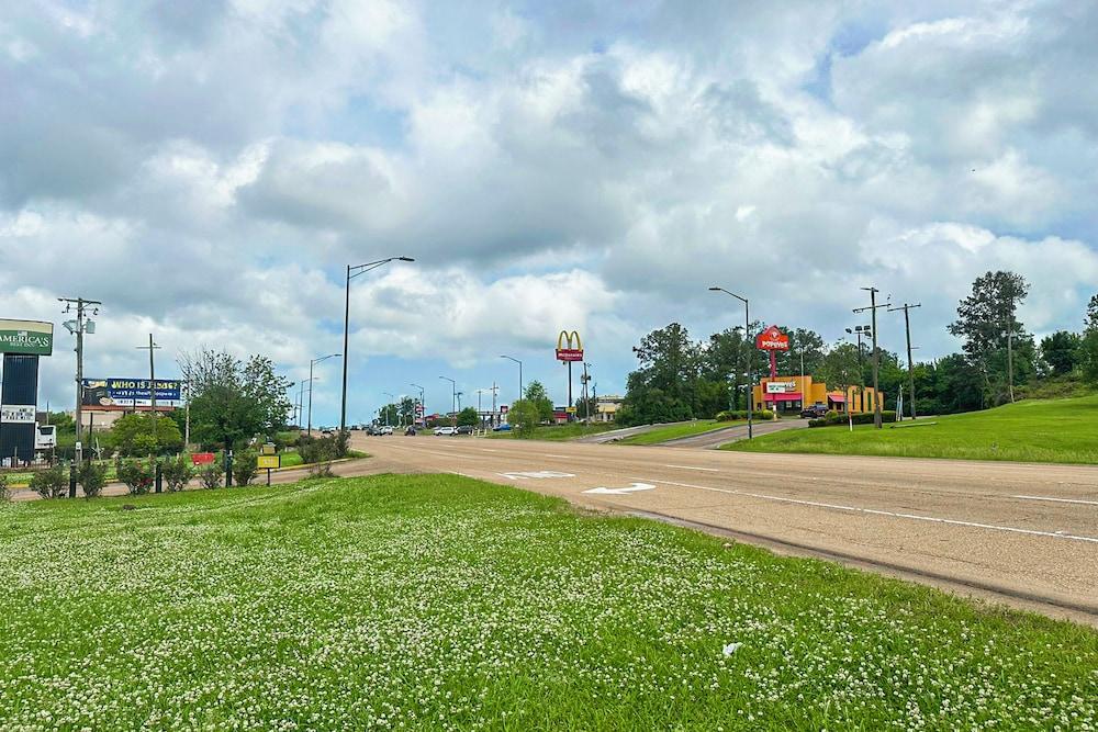 Relax Inn By Oyo Jackson MS Hwy 80/I-20 photo 39