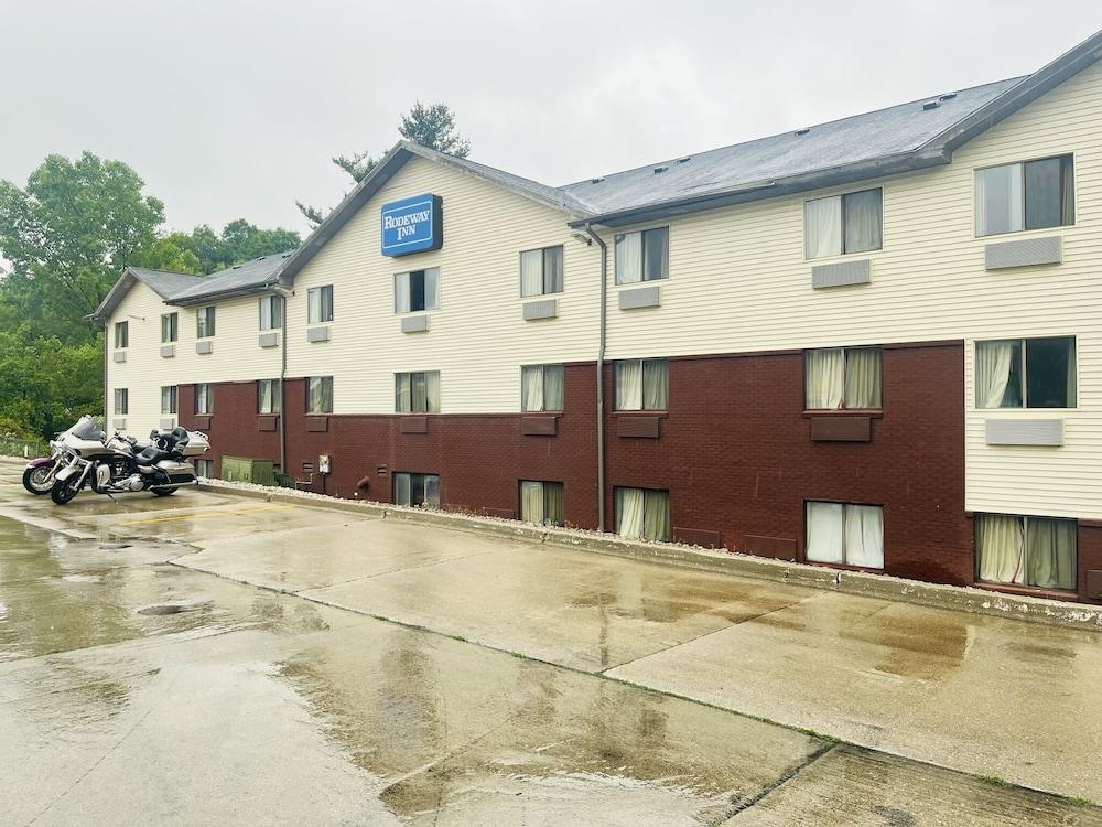 Rodeway Inn Whitehall photo 26