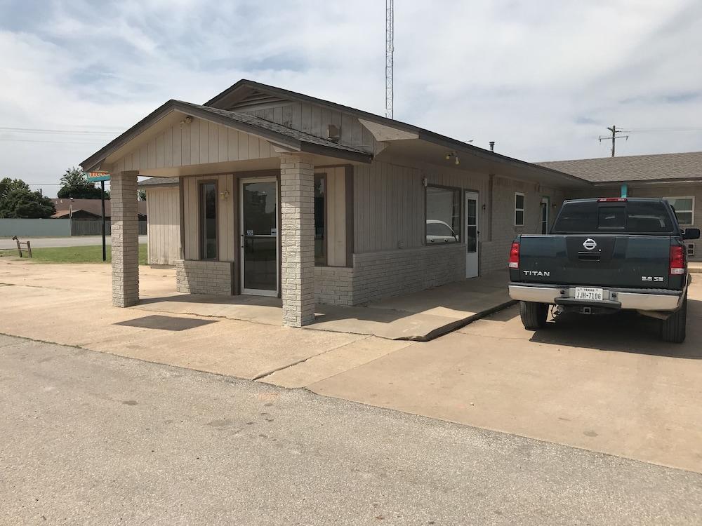 Trend Motel and RV Park photo 1