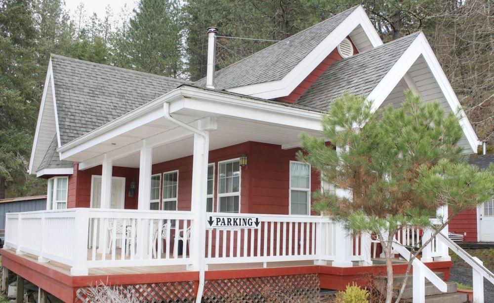Hearthstone Elegant Lodge by the River photo 19