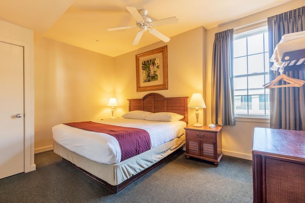 Ebb Tide Suites photo 20