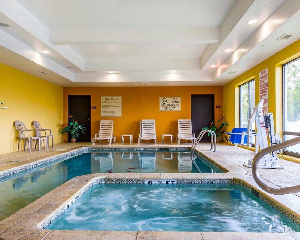 Comfort Suites Waycross photo 23