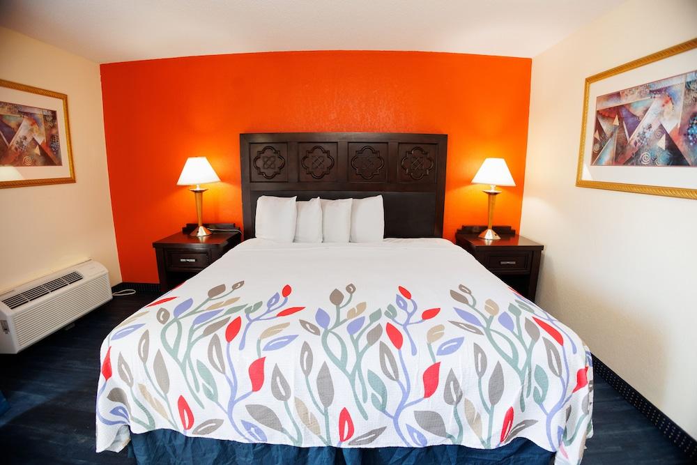 Garnet Inn & Suites, Orlando photo 50