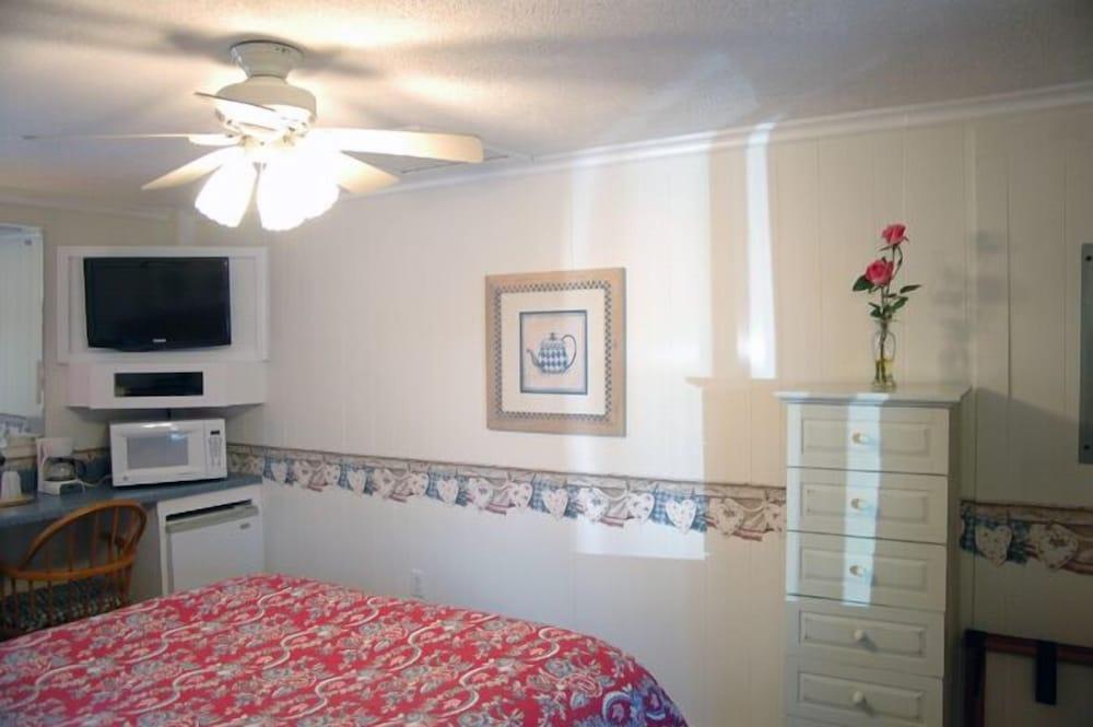 The Homestead Inn photo 59