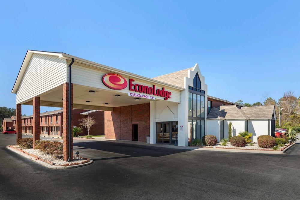 Econo Lodge Florence - Darlington photo 1