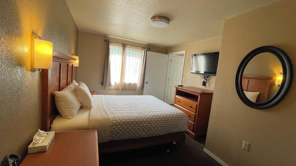 Morgan Inn And Suites photo 17