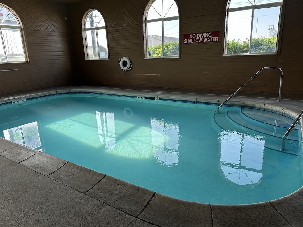 Econo Lodge El Paso, IL photo 26