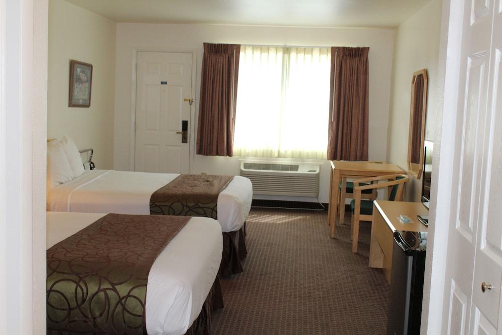 Inn at Lander, Travelodge by Wyndham photo 55