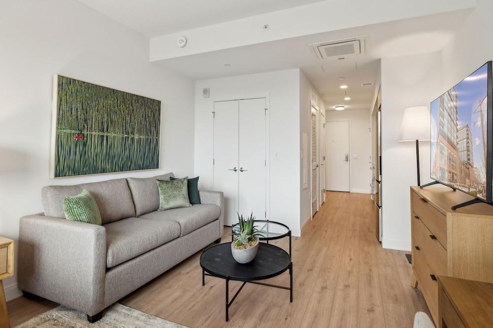 Placemakr Buzzard Point photo 29