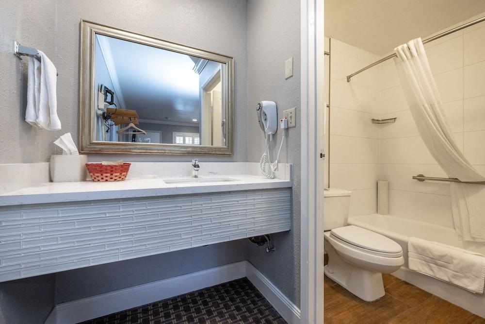 SOMA Park Inn – Civic Center photo 39