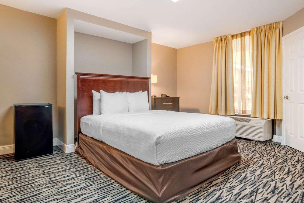 Clarion Inn and Conference Center photo 29