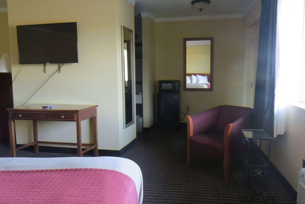 Travelodge by Wyndham Stratton photo 8