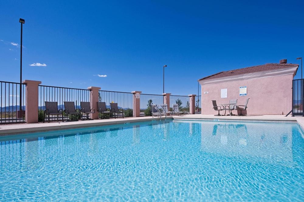Holiday Inn Express & Suites Willcox by IHG photo 12