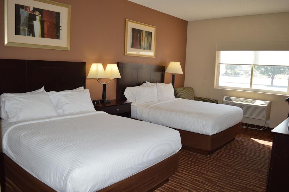 First Choice Inns at the Swell photo 9