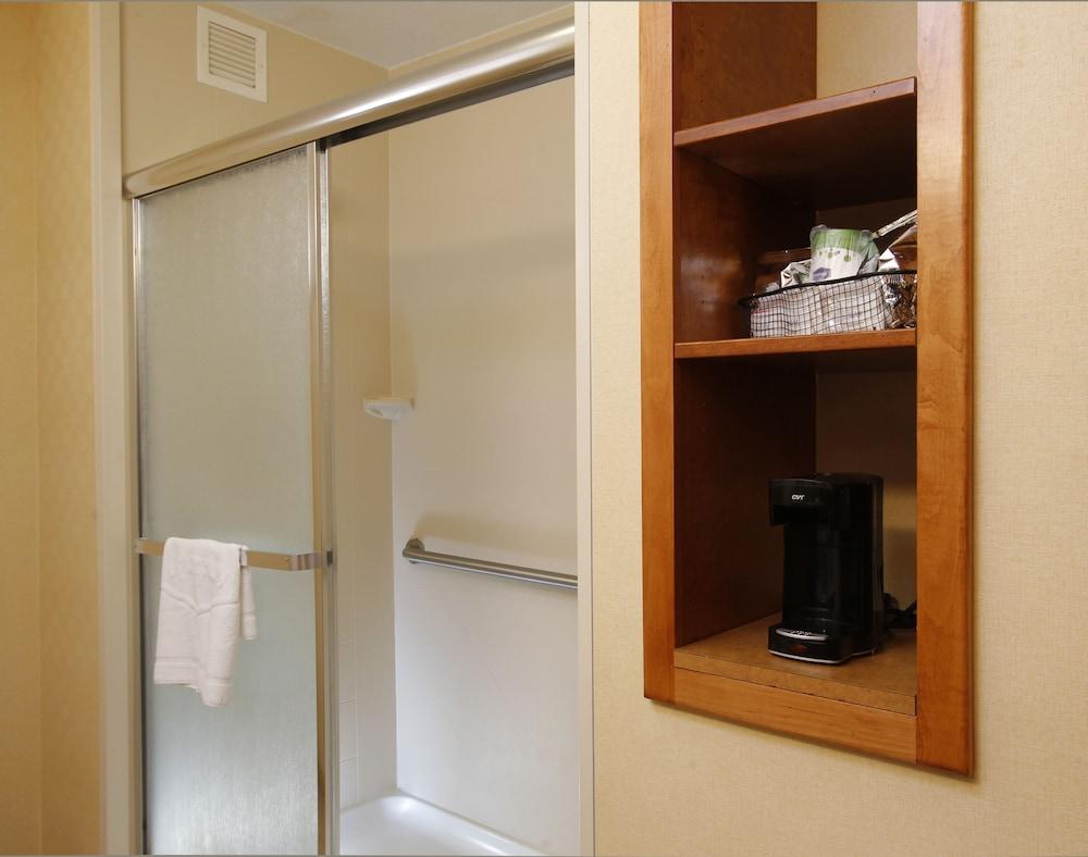 Hampton Inn Waterloo Cedar Valley photo 23