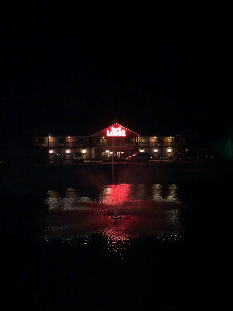 Bullwinkles Rustic Lodge photo 22