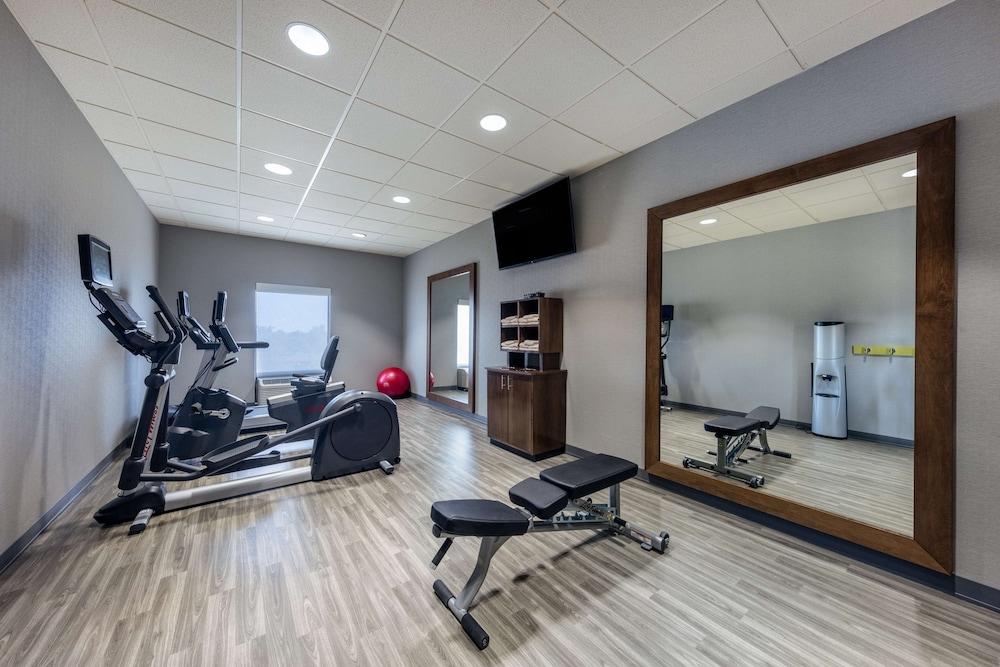 Hampton Inn St. Robert/Ft. Leonard Wood photo 11
