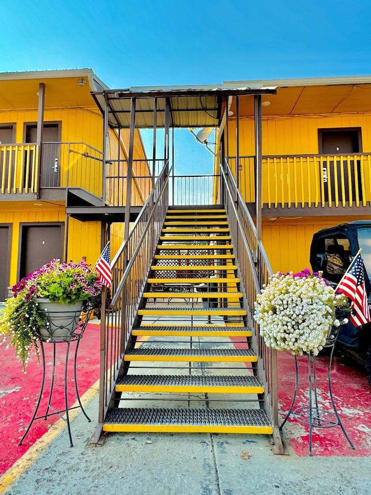 Americas Best Value Inn Salmon photo 18